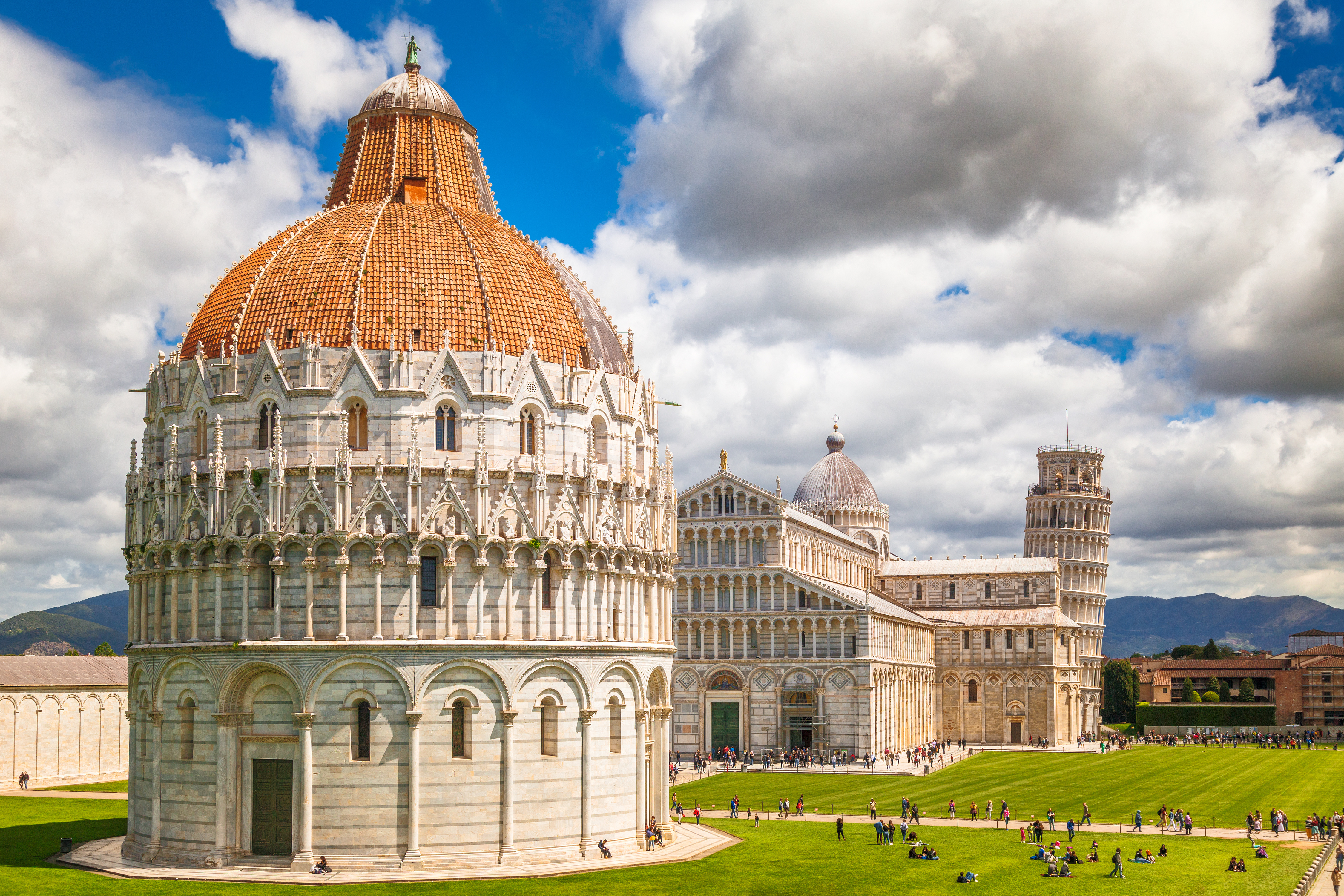 A Ferdetorony városa: Pisa