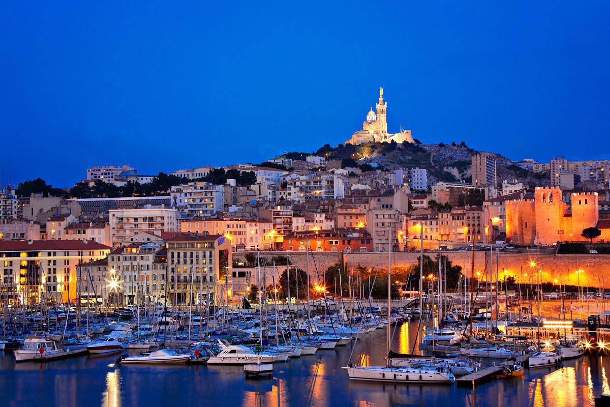 Feltöltődés Marseille-ban