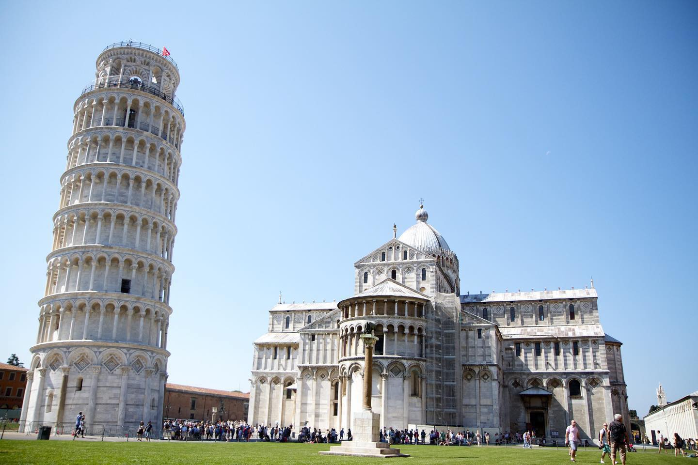 A Ferdetorony városa: Pisa